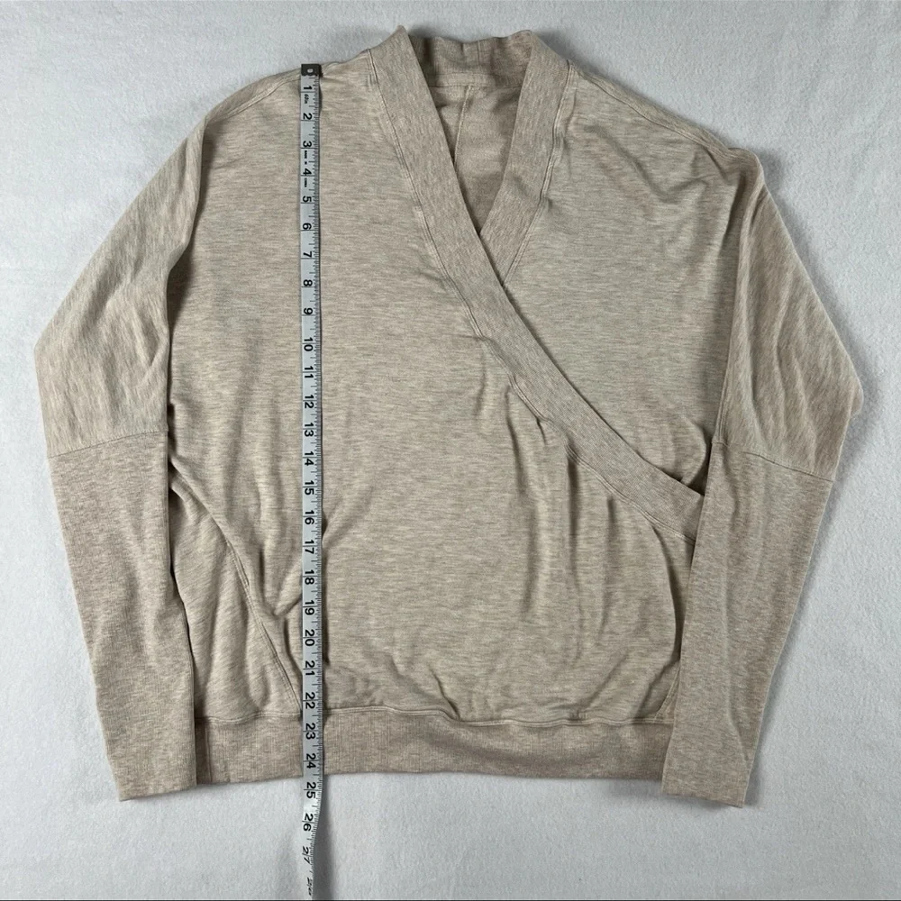 Lululemon Women's Seek Stillness Pullover Hidden Pocket‎ Heathered Cashew XS